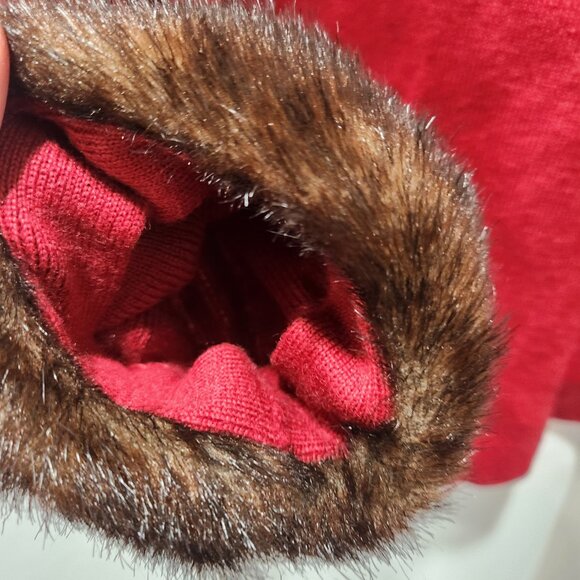 Dialogue brown fur trimmed red sweater with removeable accents - Picture 4 of 5